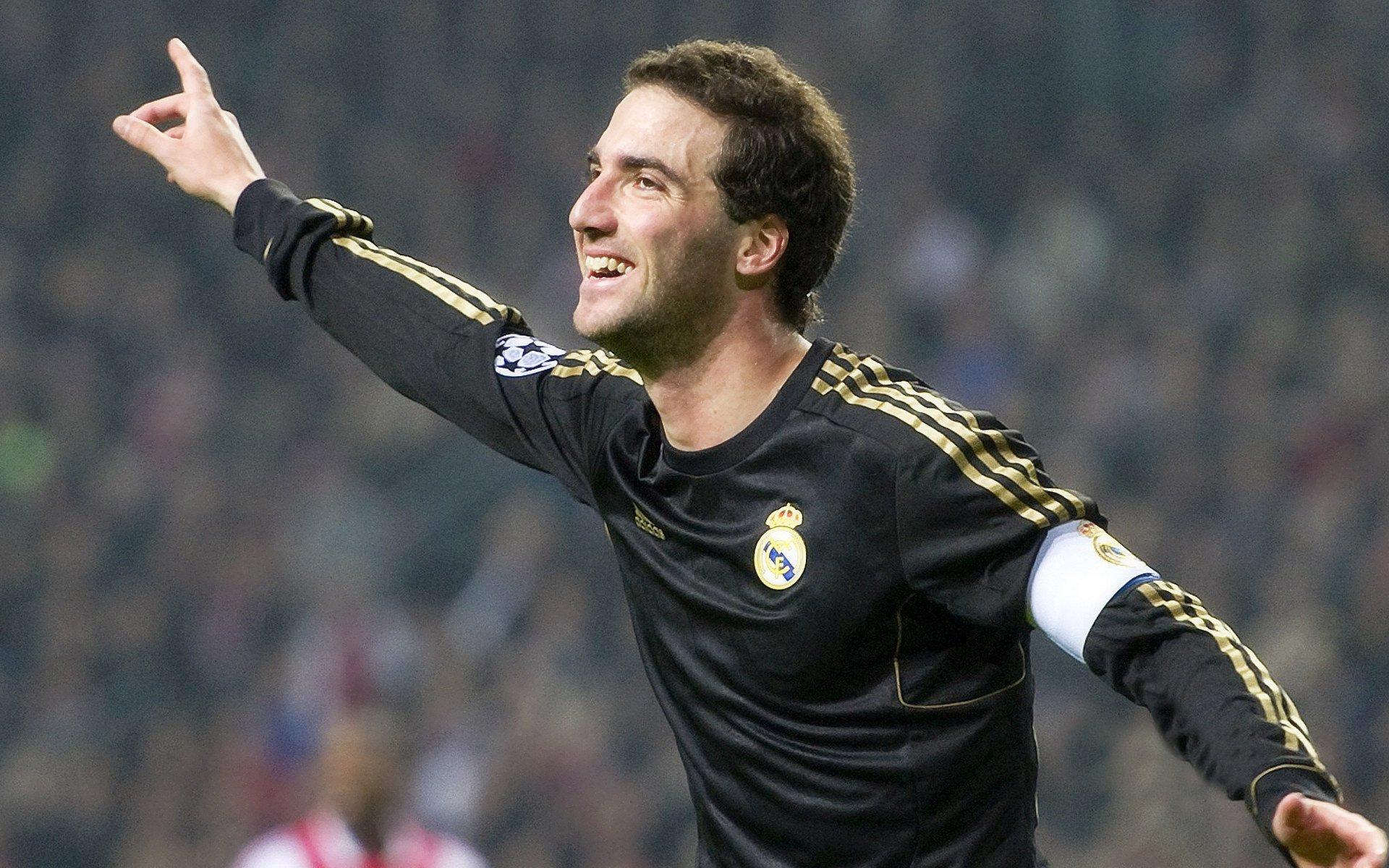 绿军交易市场积极活跃 补强五号位成首要任务